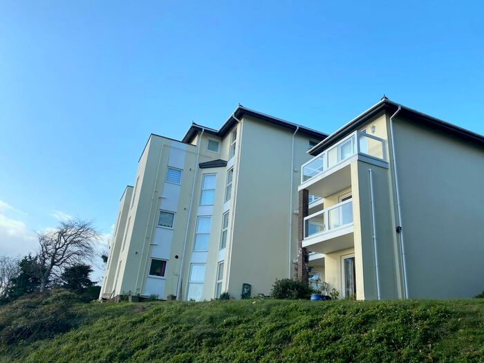 2 Bedroom Flat To Rent In Flat, Kennilworth, Higher Lincombe Road, Torquay, Devon, TQ1