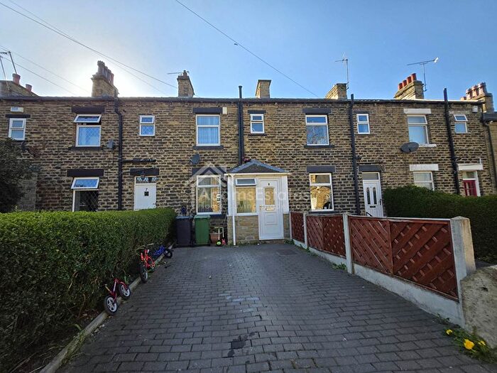 2 Bedroom Terraced House For Sale In Chestnut Terrace, Dewsbury, WF12