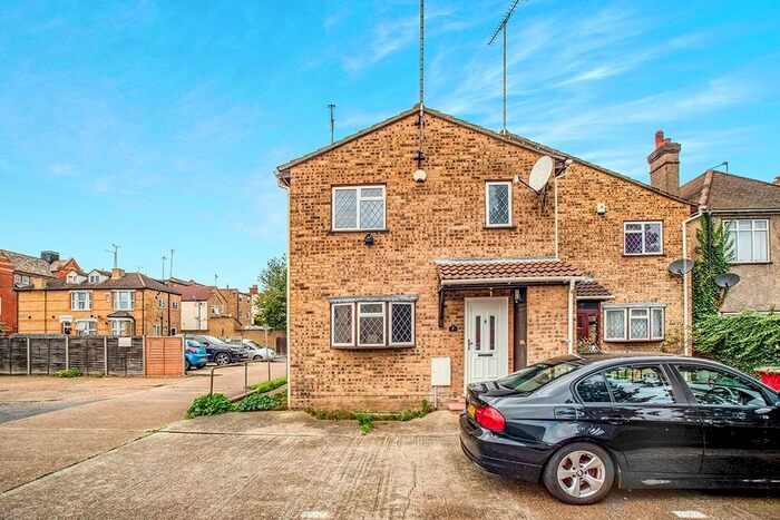 1 Bedroom Semi-Detached House To Rent In Junction Road, Dartford, DA1