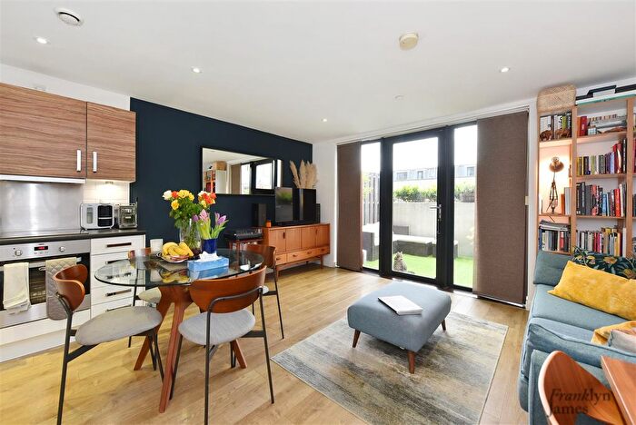 1 Bedroom Flat For Sale In Moro Apartments, New Festival Avenue, E14