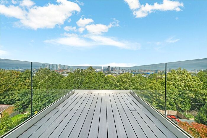 3 Bedroom Flat To Rent In Humber Road, London, SE3