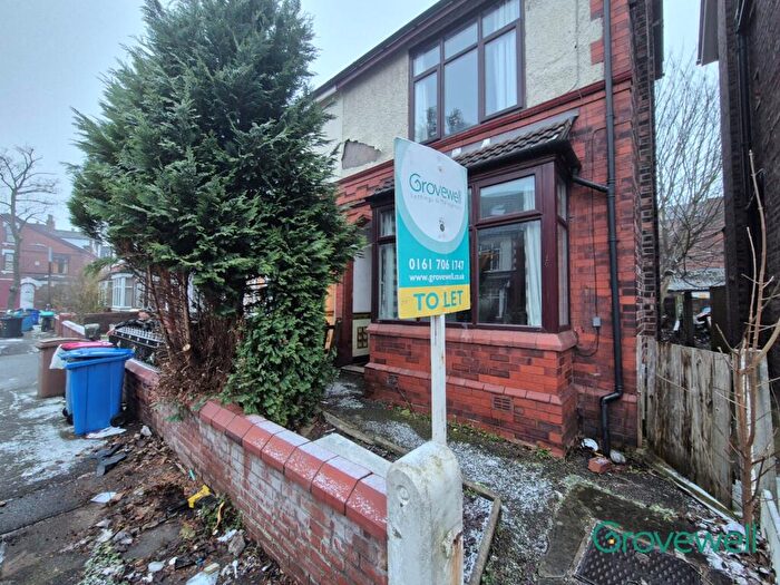 4 Bedroom Semi-Detached House To Rent In Grassfield Avenue, Salford, M7