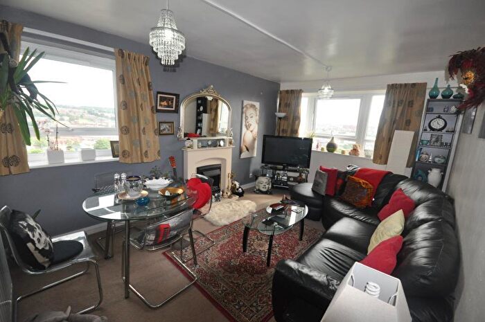 1 Bedroom Flat To Rent In Carlton Garth, Leeds, LS7