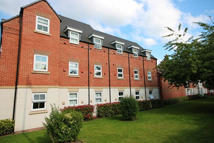 2 Bedroom Apartment For Sale In Hutton Close, Newbury, RG14