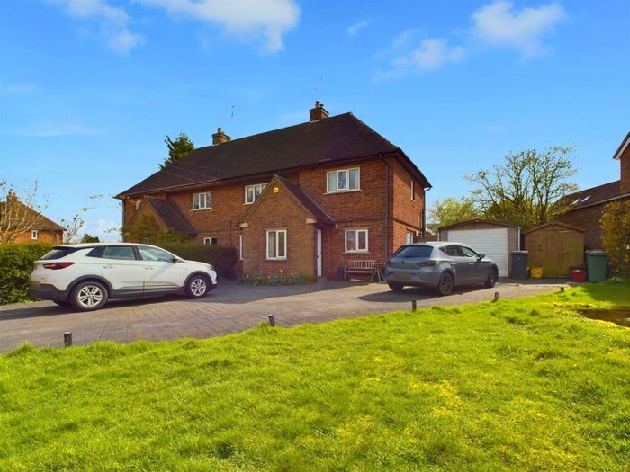 3 Bedroom Semi-Detached House For Sale In The Crescent, Breedon-On-The-Hill, DE73