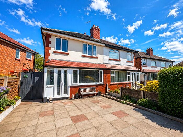 3 Bedroom Semi-Detached House For Sale In Oakwood Drive, Ainsdale, Merseyside, PR8