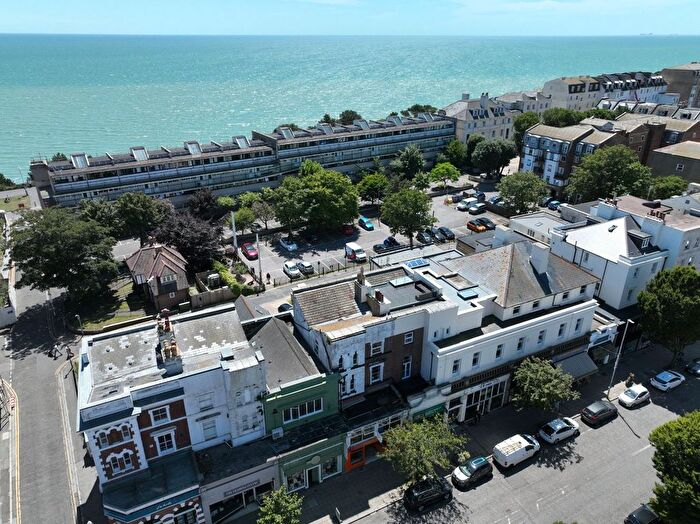 2 Bedroom Flat For Sale In Pleydell Gardens, Folkestone, Kent, CT20