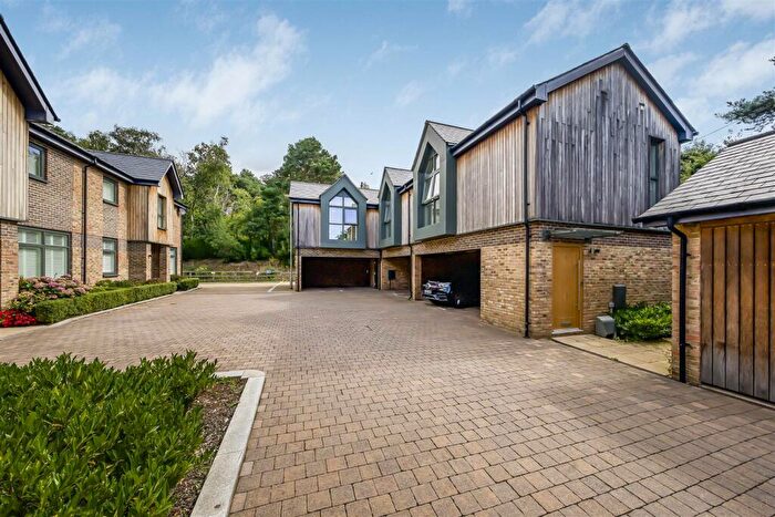 2 Bedroom Coach House For Sale In Dorchester Mews, Longcross, Chertsey, KT16