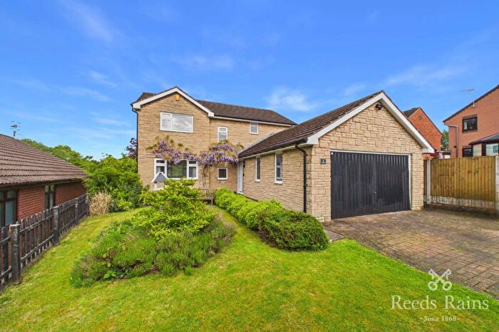 4 Bedroom Detached House For Sale In Woodland Walk, Chesterfield, Derbyshire, S40