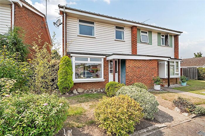 3 Bedroom Semi-detached House For Sale In Wendron Close, Woking, Surrey, GU21