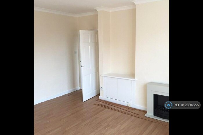 1 Bedroom Flat To Rent In Mcgregor Avenue, Stevenston, KA20