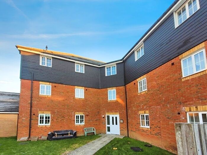 2 Bedroom Flat To Rent In Carter Close, Hawkinge, Folkestone, CT18