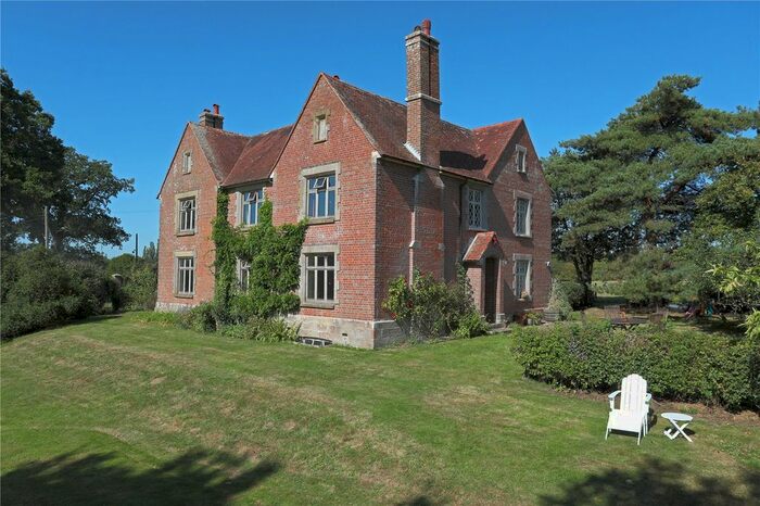 5 Bedroom Detached House For Sale In Station Road, Stonegate, TN5