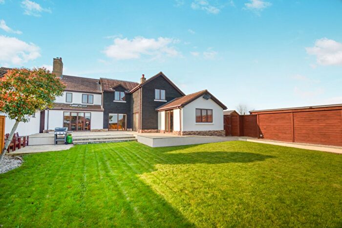 4 Bedroom Semi-Detached House For Sale In Little Barford, St. Neots, PE19