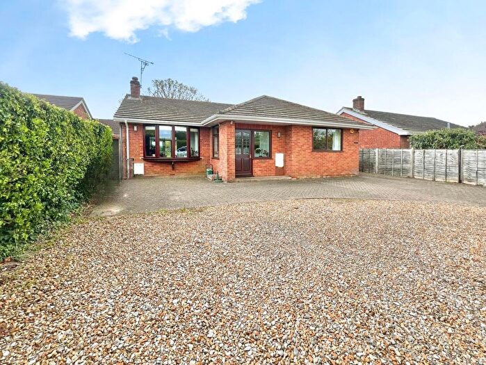 3 Bedroom Bungalow For Sale In Behoes Lane, Woodcote, Reading, Oxfordshire, RG8