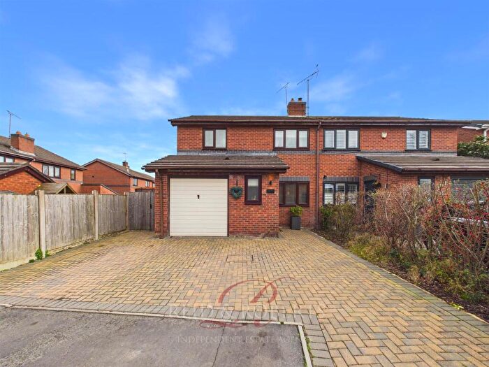 3 Bedroom Semi-Detached House For Sale In Kiln Close, Buckley, CH7