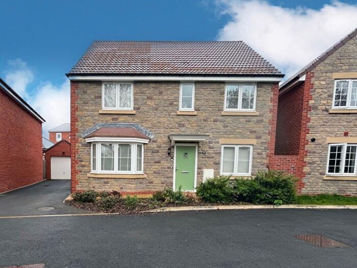 4 Bedroom House To Rent In Lily Road, Lyde Green, Bristol, BS16