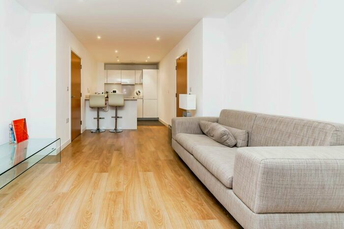 2 Bedroom Flat For Sale In Saffron Central Square, Croydon, CR0