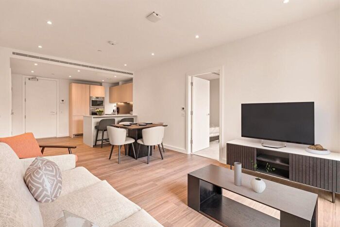 Apartment To Rent In Nine Elms Lane, London, SW11