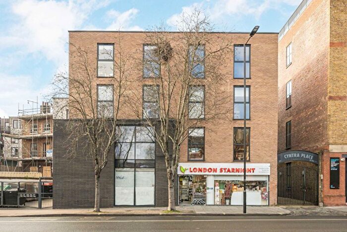 1 Bedroom Flat To Rent In Mare Street, London, E8