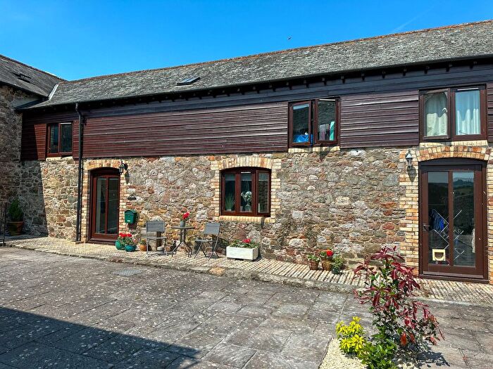 3 Bedroom Barn Conversion For Sale In Town Farm Court, Chudleigh, Newton Abbot, TQ13