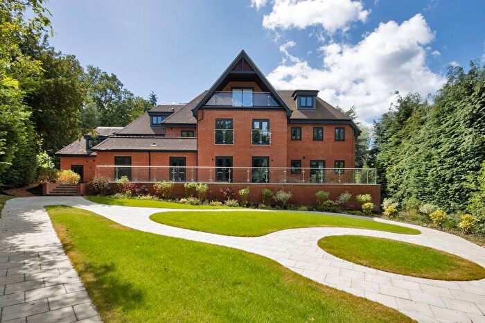 2 Bedroom Flat For Sale In Greenhedges - Westerham Road, Oxted, RH8