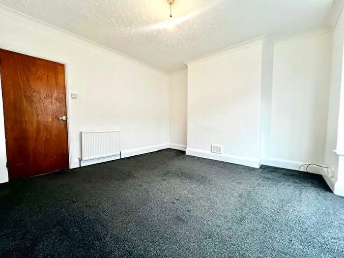 1 Bedroom Flat To Rent In Richmond Avenue Richmond Avenue Bognor Regis West Sussex, PO21