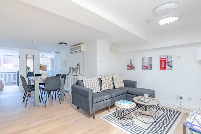 4 Bedroom Flat To Rent In Calendonian Road, London, N1