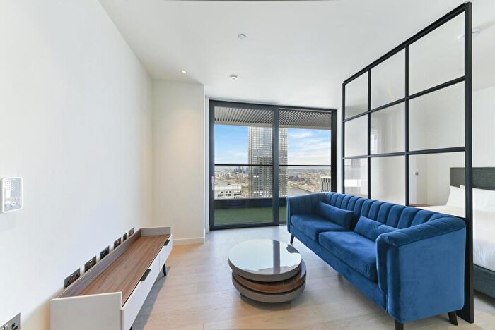 Apartment To Rent In Bagshaw Building, Wardian, Canary Wharf, E14