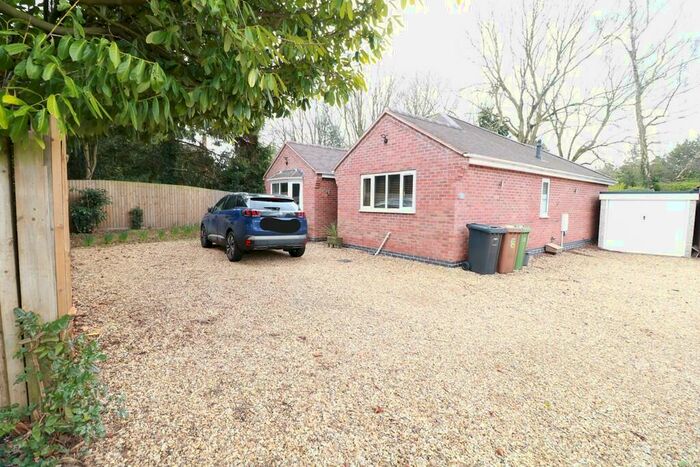 3 Bedroom Detached Bungalow To Rent In Chestnut Close, Solihull, B92