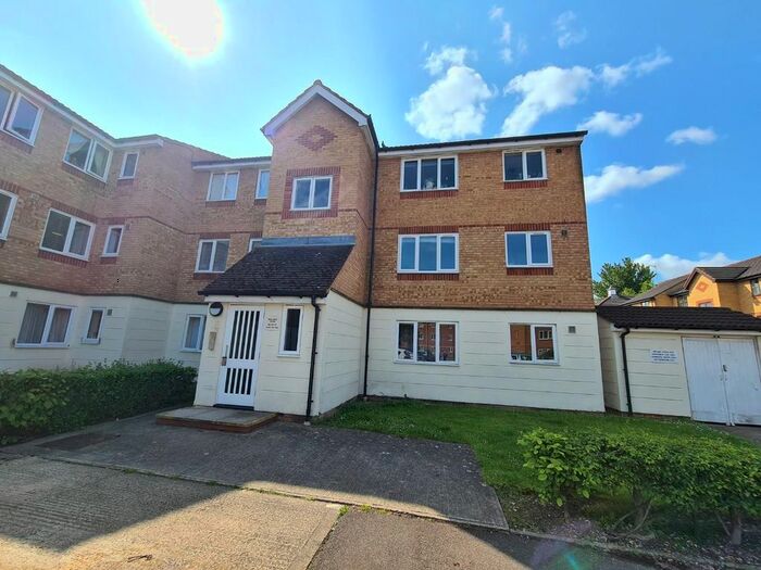 1 Bedroom Flat To Rent In Mullards Close, Mitcham, CR4