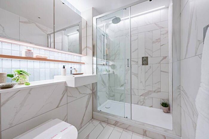 3 Bedroom Flat For Sale In Bow Green, Bow, E3