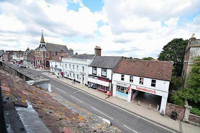 2 Bedroom Flat To Rent In Wareham, BH20