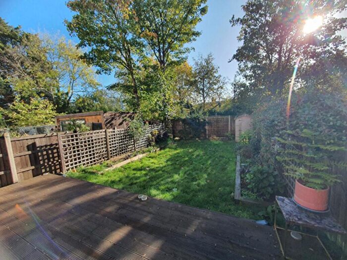 2 Bedroom Flat To Rent In Cavendish Road, Kilburn, NW6