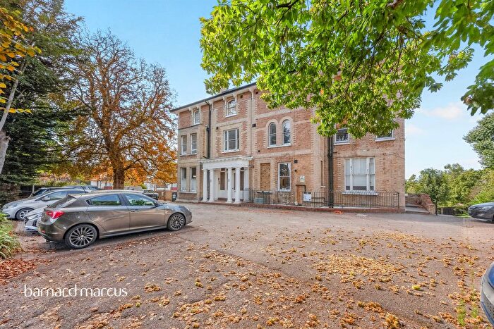 2 Bedroom Flat For Sale In Bramley Hill, South Croydon, CR2