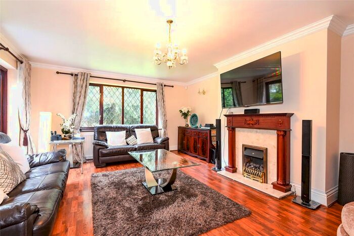 5 Bedroom Detached House To Rent In Fishery Road, Maidenhead, Berkshire, SL6