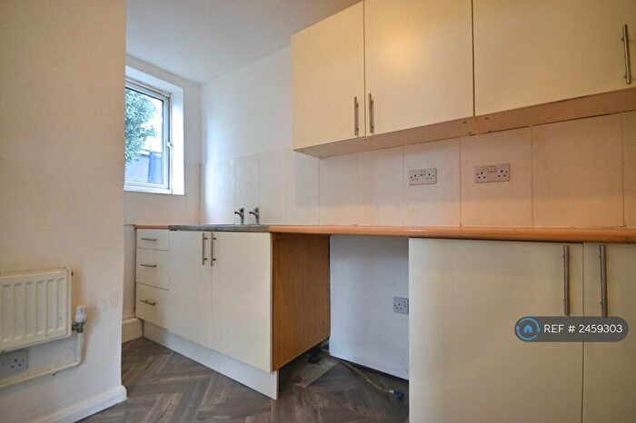 1 Bedroom Flat To Rent In Ernest Road, Portsmouth, PO1