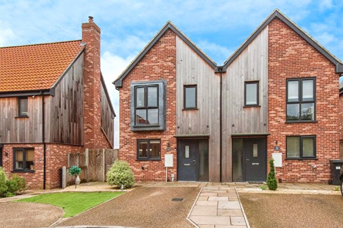 2 Bedroom Semi-Detached House For Sale In Woodpecker Way, Great Finborough, Stowmarket, IP14