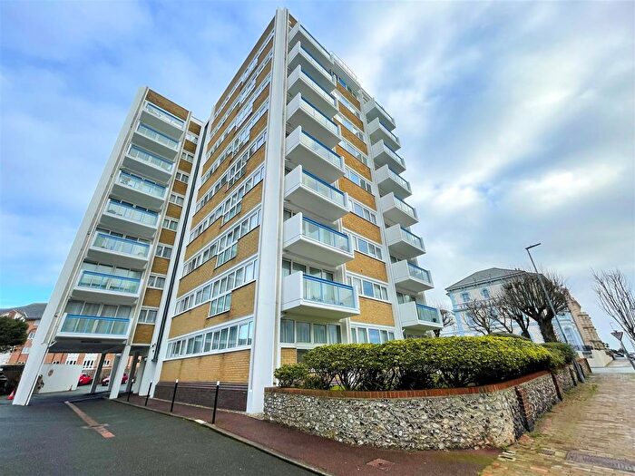 2 Bedroom Flat To Rent In Hartington Place, Eastbourne, BN21