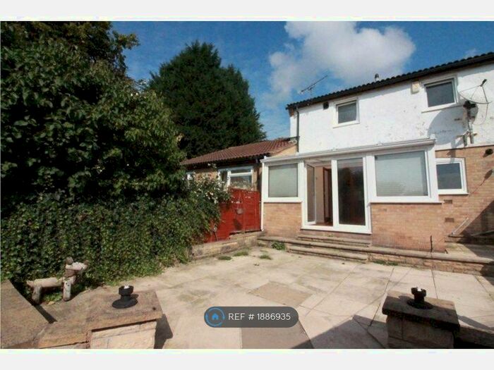 3 Bedroom Semi-Detached House To Rent In Carwood Road, Beeston, Nottingham, NG9