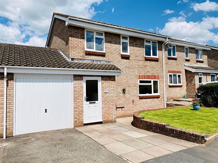 3 Bedroom Link Detached House To Rent In Fakenham Drive, Hereford, HR4