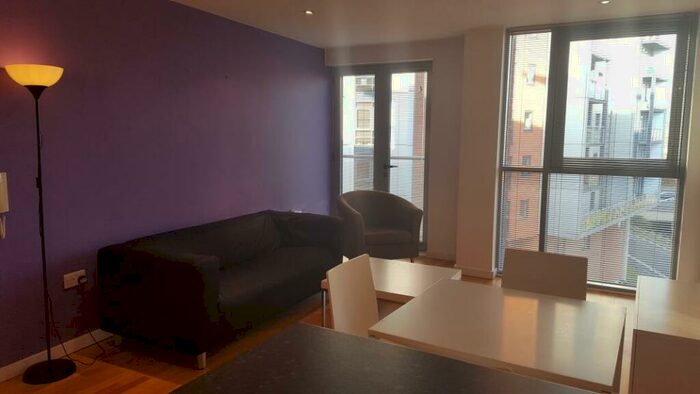 2 Bedroom Apartment To Rent In City Island, LS12