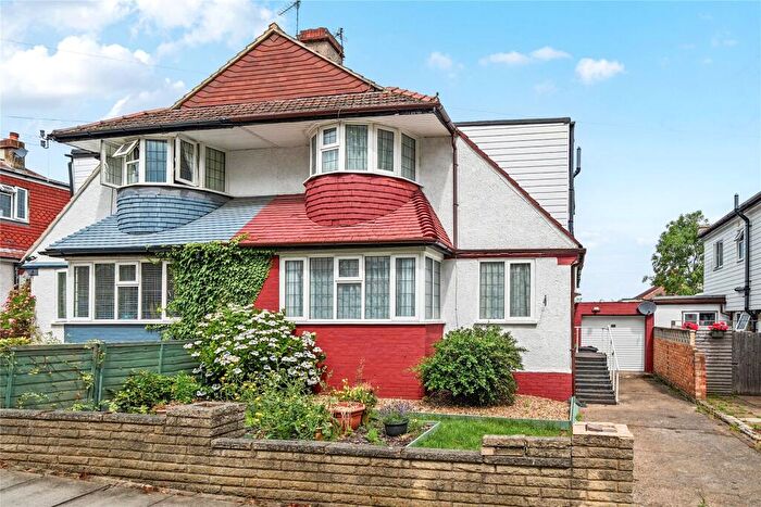 4 Bedroom Semi-Detached House For Sale In Broadlands Road, Bromley, BR1