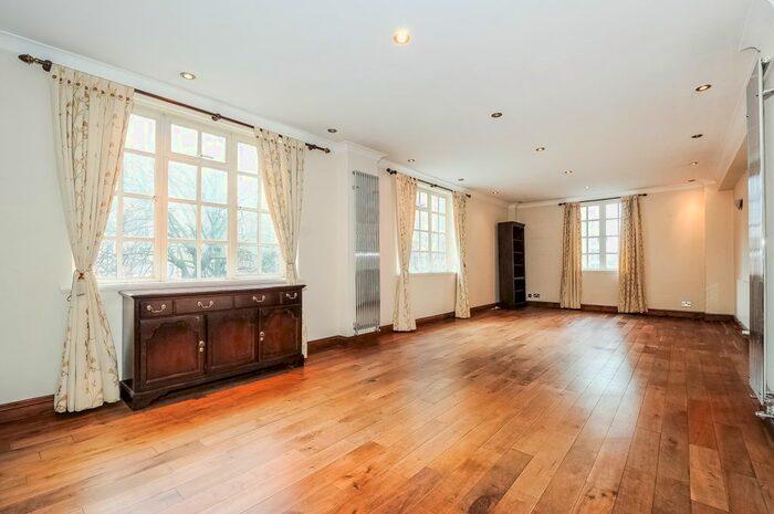 3 Bedroom Flat To Rent In Maida Vale, London, W9