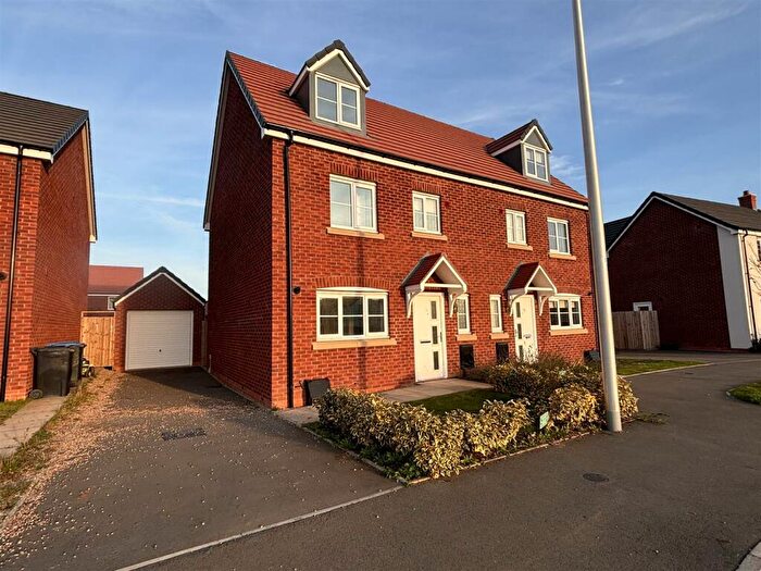 4 Bedroom Town House To Rent In Anslow Road, Wellesbourne, CV35