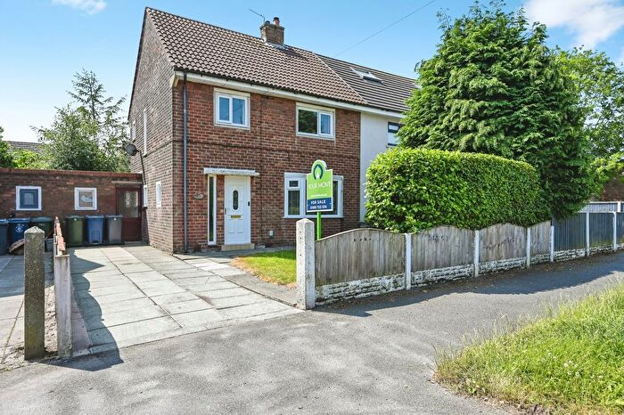 3 Bedroom Semi-Detached House For Sale In School Lane, Chapel House, Skelmersdale, Lancashire, WN8