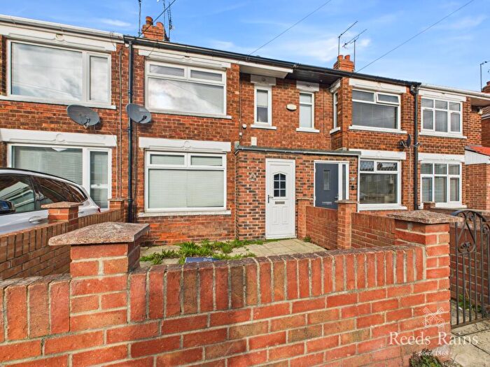 2 Bedroom Terraced House For Sale In Wharfedale Avenue, Hull, East Yorkshire, HU9
