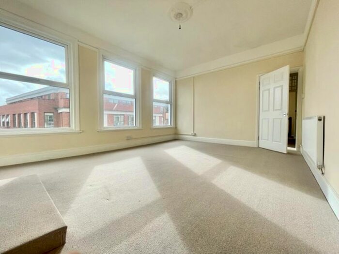 4 Bedroom Flat To Rent In High Road, London, N17