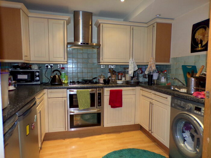 2 Bedroom Flat To Rent In St Catherines Court, Rochester, ME1