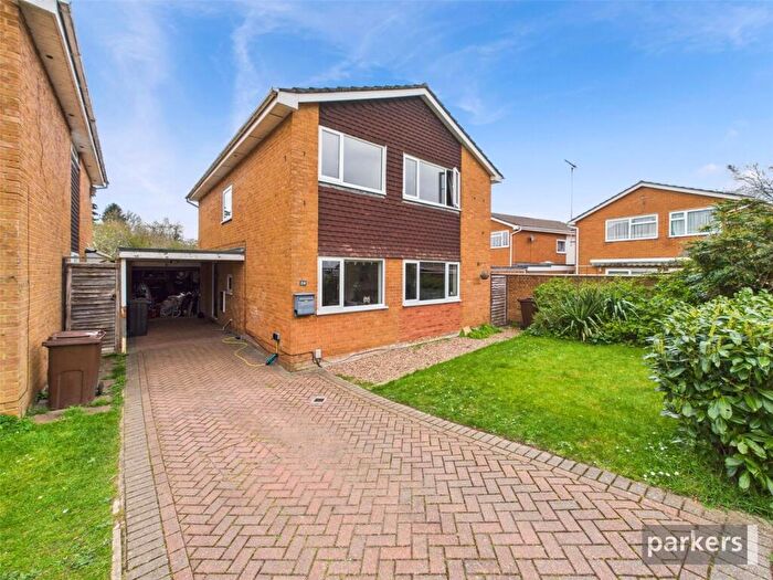 4 Bedroom Detached House For Sale In Wenlock Edge, Charvil, Reading, Berkshire, RG10